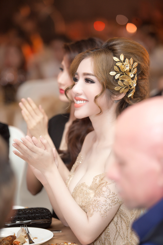 Hình ảnh Elly Trần xuất hiện trong sự kiện.