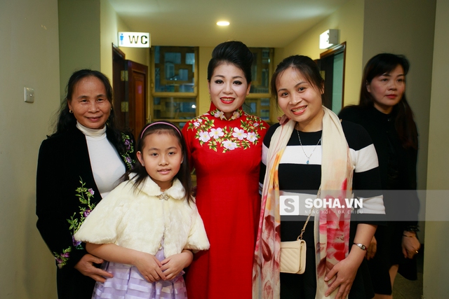 
Đêm 18/3/2016, liveshow Tình xa khơi 2 của Anh Thơ được tổ chức tại Cung văn hóa hữu nghị Việt - Xô Hà Nội.
