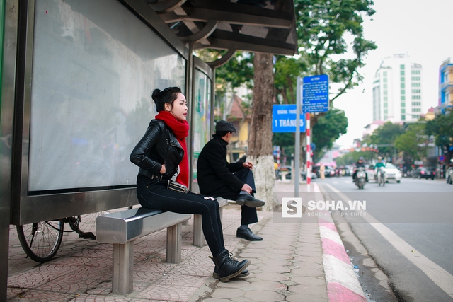 
Hiện tại, phương tiện đi lại chủ đạo của cô nàng vẫn là xe bus. Gặp trường hợp gấp gáp thì nó sẽ được chuyển sang taxi hoặc bác xe ôm đầu phố.
