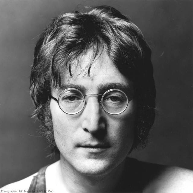 Huyền thoại âm nhạc John Lennon.