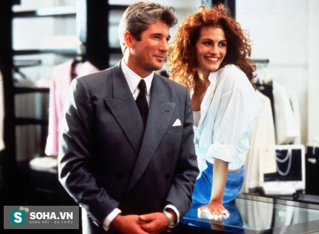 
9. Pretty Woman (Người đàn bà đẹp)

Năm 2015, Pretty Woman tròn 25 năm ngày ra mắt. Bộ phim với nội dung về chuyện tình điển hình kiểu Mỹ đã tạo ra một trào lưu làm phim hài lãng mạn. Khán giả từng chứng kiến cơn sốt vé của bộ phim “nóng” nhất ngoài rạp chiếu Mỹ năm 1990. Pretty Woman còn là bộ phim đưa tên tuổi Julia Roberts lên hàng sao của làng điện ảnh. Vai diễn trong bộ phim dường như được viết cho riêng mình cô và Julia trở thành một trong những diễn viên đắt giá nhất thế giới.
