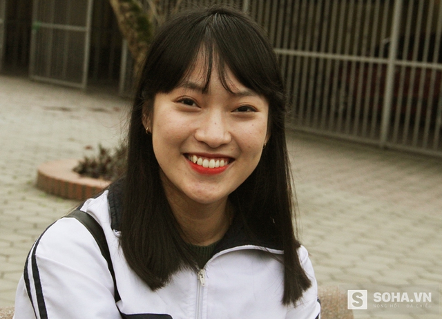 Nữ sinh Trần Khánh Vy gây sốt với đoạn video nhại siêu giống 6 ngoại ngữ và tiếng 3 miền Bắc - Trung - Nam.