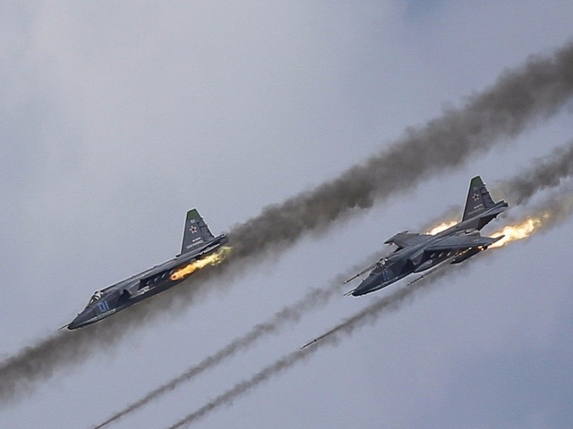 
Su-25 của Không quân Nga oanh kích các mục tiêu của IS.
