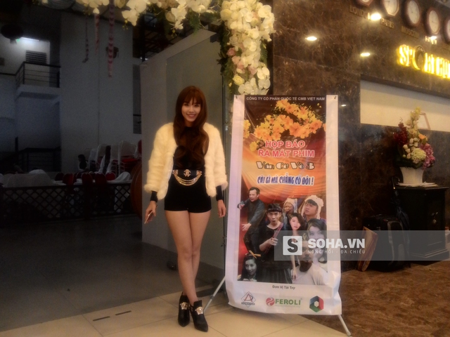 
Linh Miu rạng rỡ ra mắt phim võ thuật hài Tết Ván cờ vồ 3.

