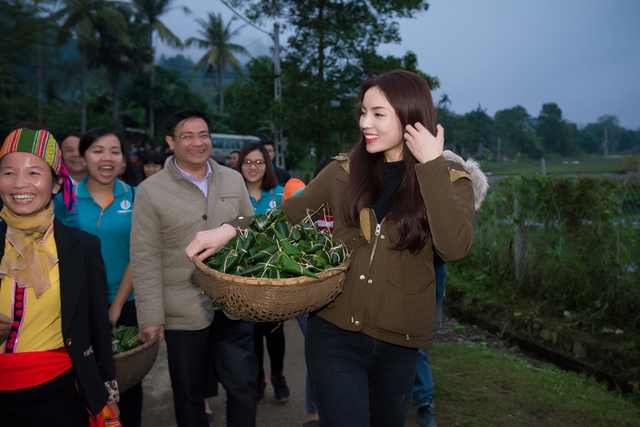 
Kỳ Duyên đẹp nhất khi vui vẻ và hồn nhiên đúng độ tuổi của mình.
