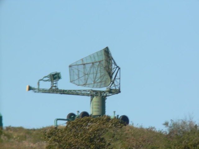 
Đài nhìn vòng A-100 của tổ hợp tên lửa phòng không S-25.
