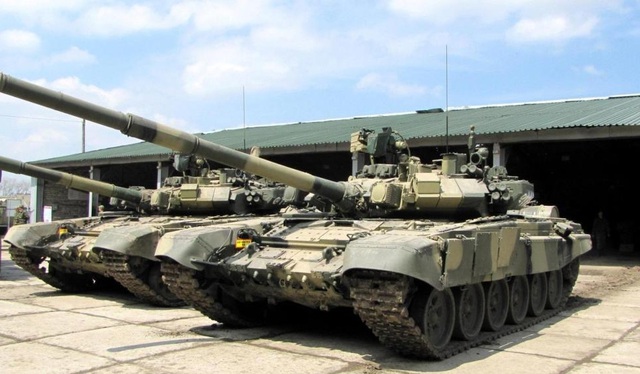
Xe tăng T-90 cũng sử dụng phổ biến thùng dầu phụ.
