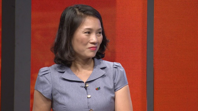 Nhà báo, biên tập viên Tạ Bích Loan.