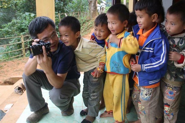 Ông Trần Đăng Tuấn trong một chuyến công tác vùng cao. Ảnh: FB cá nhân ông Tuấn.