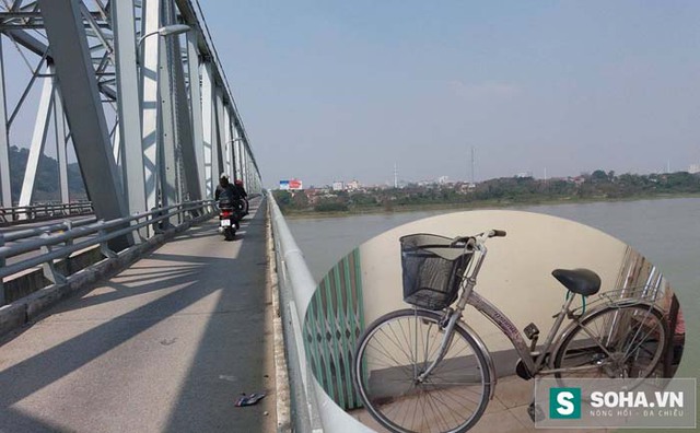 
Chiếc xe đạp của T. được người dân phát hiện bỏ lại trên cầu Bến Thủy.
