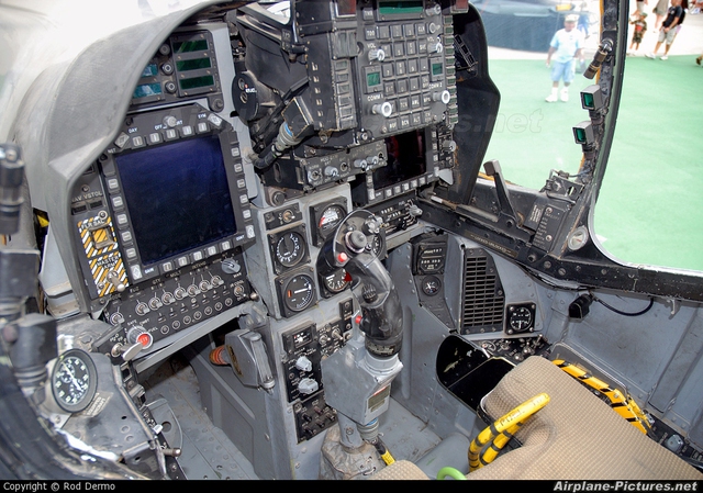 
Buồng lái của AV-8B+
