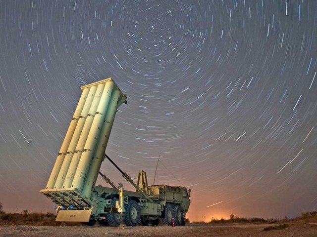 
Nếu Iskander hiện diện ở Syria, các hệ thống phòng thủ tên lửa như THAAD sẽ là hàng hot của Mỹ cung cấp cho các nước Trung Đông.

Hệ thống phòng thủ tên lửa THAAD do Mỹ chê tạo có khả năng đánh chặn tên lửa đạn đạo trong phạm vi từ 150-200 km. Các đối tác của Mỹ trên toàn thế giới đang tìm cách để mua hệ thống đánh chặn THAAD.

UAE đã trở thành khách hàng đầu tiên với hợp đồng trị giá 3,4 tỷ USD. Saudi Arabia và Qatar đã bày tỏ sự quan tâm đến việc mua hệ thống THAAD.
