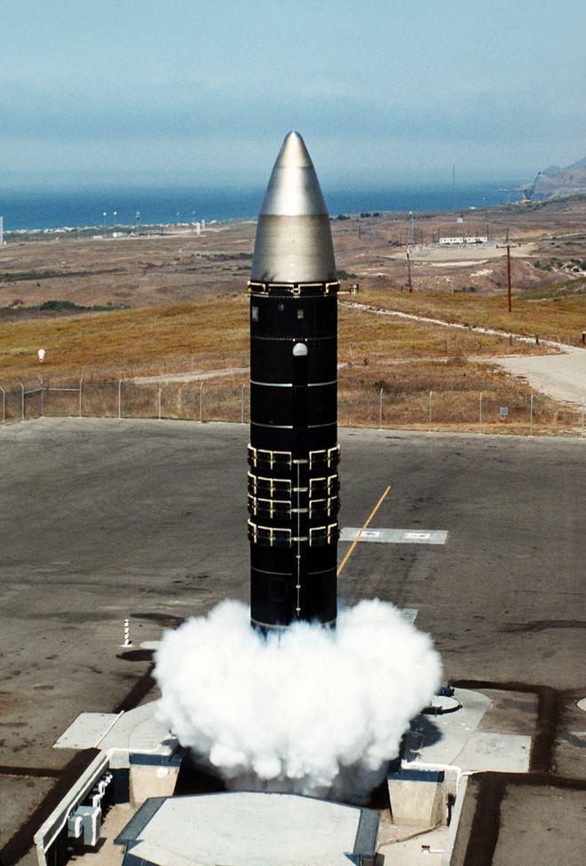 
Phóng thử nghiệm tên lửa LGM118A Peacekeeper.
