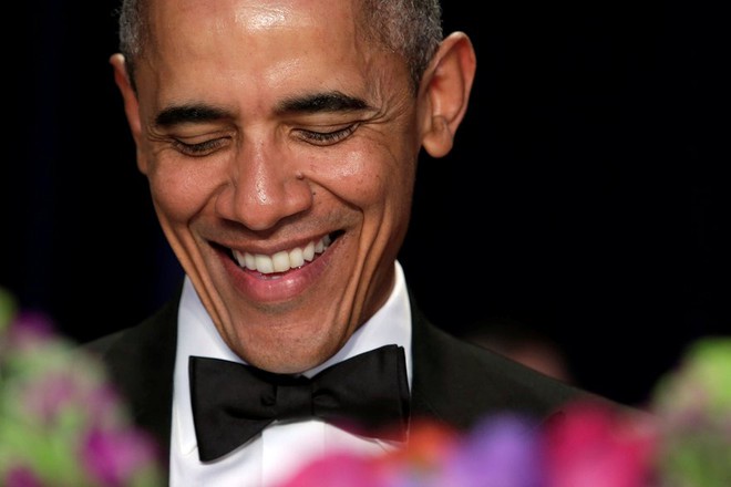 
Tổng thống Mỹ Barack Obama cười tươi khi phát biểu trong bữa tiệc tối thường niên của Hiệp hội Phóng viên tại Nhà Trắng.
