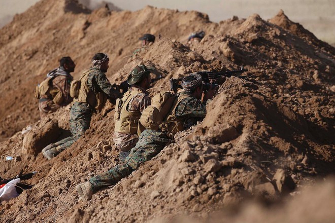 Lực lượng ủng hộ chính phủ Iraq trong một cuộc giao tranh nhằm chiếm lại thị trấn chiến lược Bashir tại tỉnh Kirkuk.