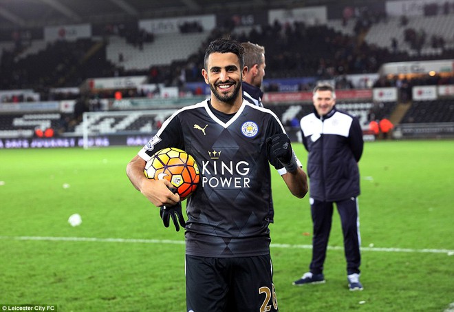 
Ngày 5/12/2015: Swansea City 0-3 Leicester: Mahrez chói sáng với cú hat-trick đầu tiên của mùa giải.
