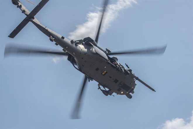 
Bên cạnh A-10C, trực thăng HH-60G Pave Hawk cũng tham gia nhiệm vụ vào hôm 19-04.
