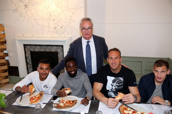
Sau 12 trận đấu, các cầu thủ Leicester mới có thể giữ sạch lưới và nhận phần thưởng là món pizza hảo hạng từ quê hương của Ranieri.
