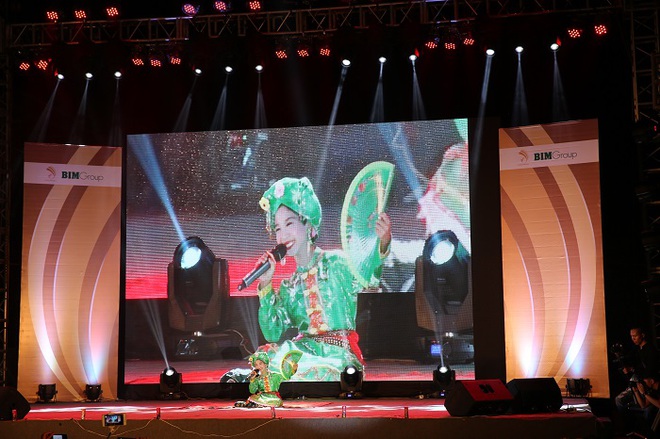 Quán Quân Vietnam’s Got Talent 2015 Nguyễn Đức Vĩnh với màn trình diễn “Cô đôi thượng ngàn” vô cùng ấn tượng…