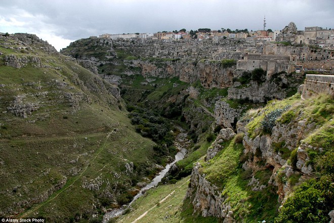 
Sassi di Matera là khu dân cư cổ xưa nhất trên thế giới.
