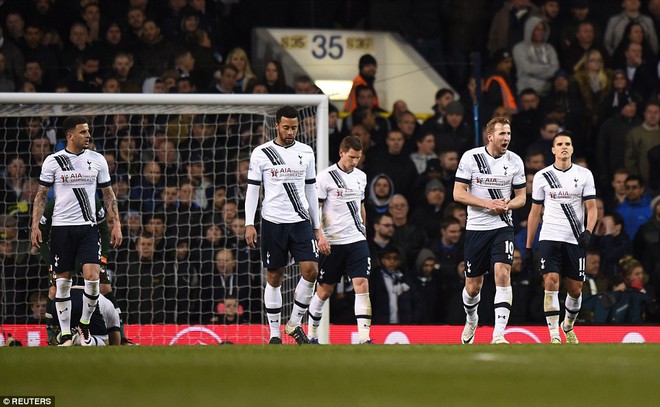 Hòa 1-1. Tottenham vẫn kém Leicester tới 7 điểm khi mà Premier League chỉ còn 3 vòng đấu. Chức vô địch đã ở quá xa tầm với Harry Kane và các đồng đội.