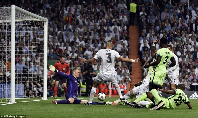 Phút 36, Ramos đưa bóng vào lưới nhưng người đồng đội Pepe trước đó đã chạm bóng trong tư thế việt vị nên bàn thắng không được công nhận.