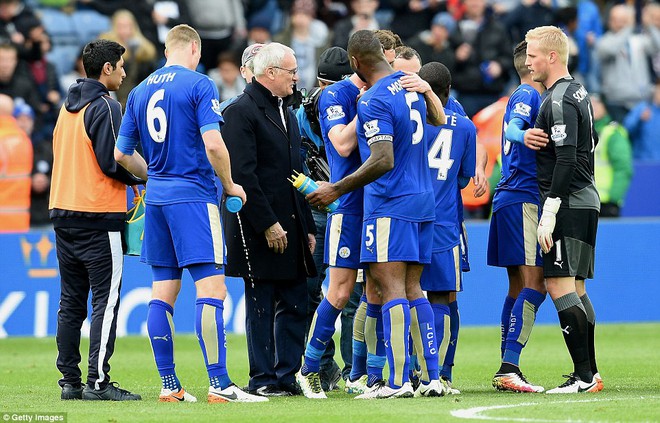 
Ngày 24/4: Leicester 4-0 Swansea City: Mahrez, Ulloa (cú đúp) và Albrighton thi nhau tỏa sáng giúp Leicester băng băng tiến tới chức vô địch.
