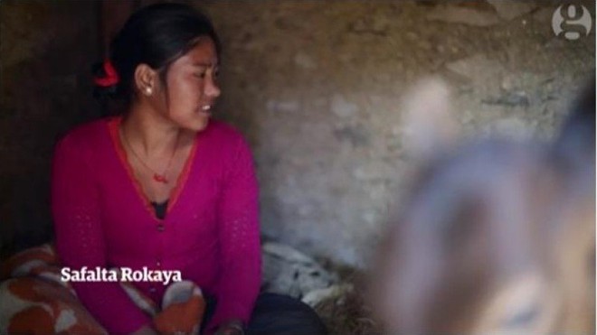 
Phụ nữ Nepal bị đuổi ra chuồng bò ăn ngủ vào những ngày đèn đỏ.
