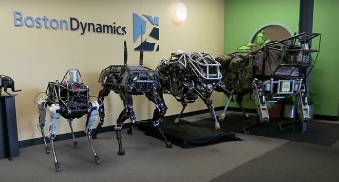 
Tương tự như vậy, Hoa Kỳ cũng đang tiến hành đánh giá một vài mẫu robot quân sự do Cơ quan nghiên cứu quốc phòng cấp cao (DARPA) phát triển.
