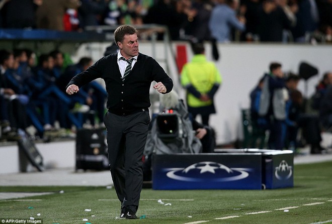 
HLV Dieter Hecking của Wolfsburg phấn khích khi các học trò vươn lên dẫn trước từ rất sớm.
