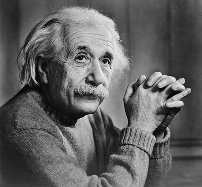 
Nhà thiên tài Vật lý Albert Einstein có tướng trán rộng.
