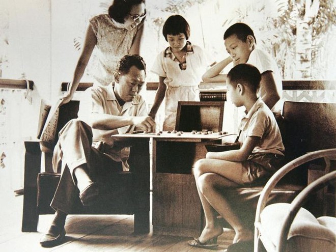 
Gia đình Lý Quang Diệu khi xưa.
