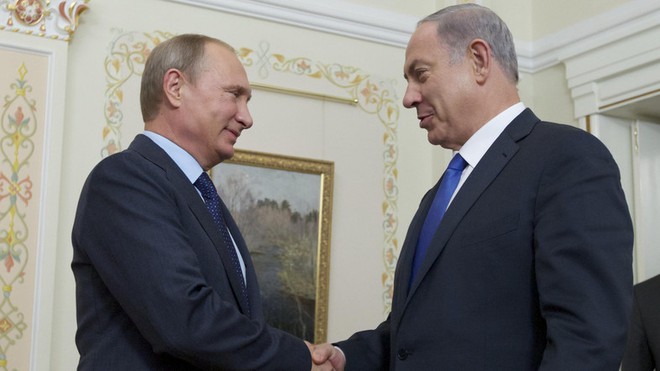 
Putin và Netanyahu tay bắt mặt mừng tại điện Kremlin hồi tháng 4. Ảnh: TASS
