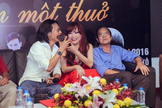 
Thông tin này khiến những người trong cuộc lẫn khán giả cảm thấy thích thú và chờ đợi.
