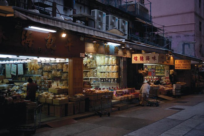 Phố hải sản ở Hong Kong, nơi tiêu thụ các loại hải sản quý hiếm.
