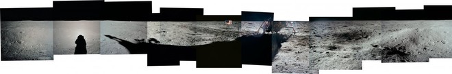Một vài hình ảnh do Neil Armstrong chụp. Anh ấy đứng gần tàu đổ bộ. Bóng của Buzz Aldrin cũng trong vị trí nổi bật.