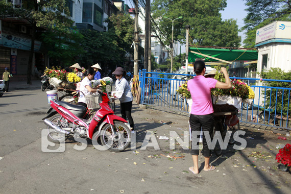 no-nuc-di-cho-ngay-tet-trung-thu