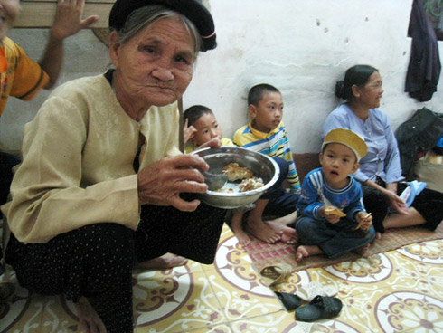 hang-nghin-nguoi-chay-sieu-bao-son-tinh