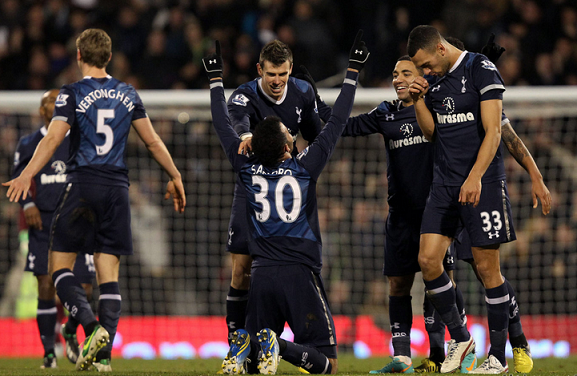 Cuộc đua tại Premier League: Thành London giăng buồn 3