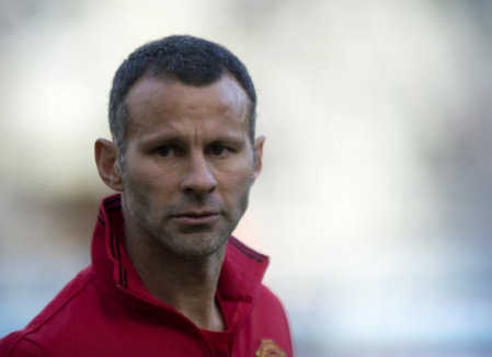 Ryan Giggs chẳng coi Man City ra gì 1