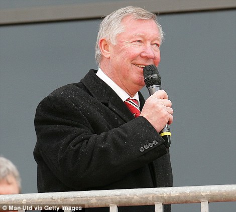 Chùm ảnh công bố bức tượng của Sir Alex 7