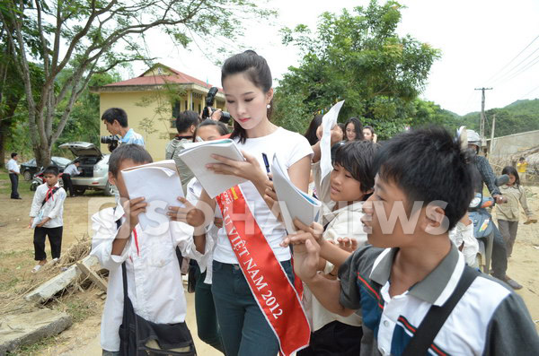 tan-hoa-hau-viet-nam-dep-gian-di-di-tu-thien-tai-thanh-hoa