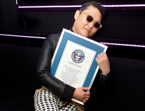 4 giải thưởng ngoạn mục của Psy nhờ hit Gangnamstyle  2