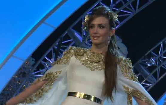 Diễm Hương kiêu sa áo dài tại Miss Universe 2012 15