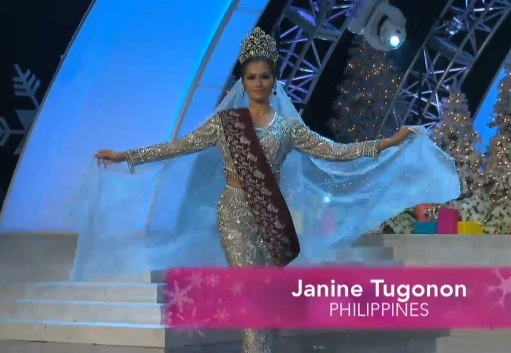 Diễm Hương kiêu sa áo dài tại Miss Universe 2012 21