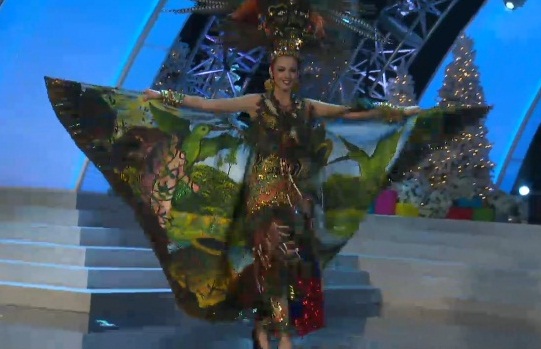 Diễm Hương kiêu sa áo dài tại Miss Universe 2012 25