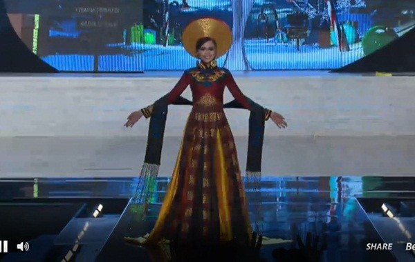 Diễm Hương kiêu sa áo dài tại Miss Universe 2012 3