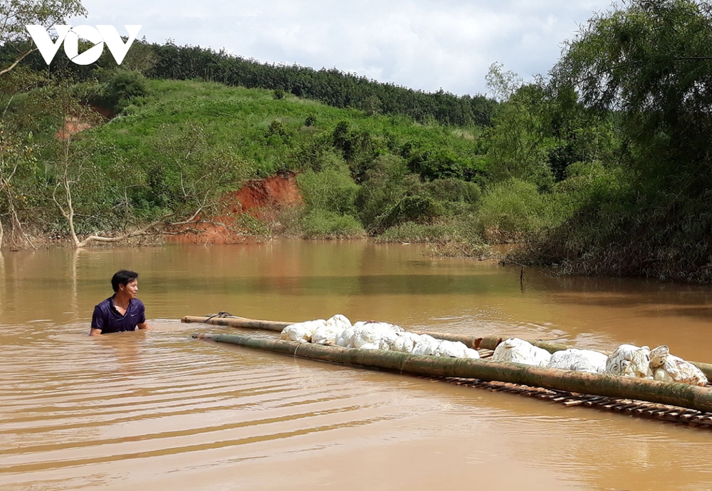 Tích nước trái phép giữa mùa mưa lũ, Thủy điện Plei Kần đe dọa cuộc sống người dân - Ảnh 1.