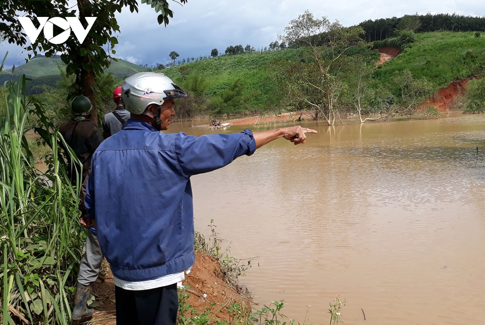 Tích nước trái phép giữa mùa mưa lũ, Thủy điện Plei Kần đe dọa cuộc sống người dân - Ảnh 2.