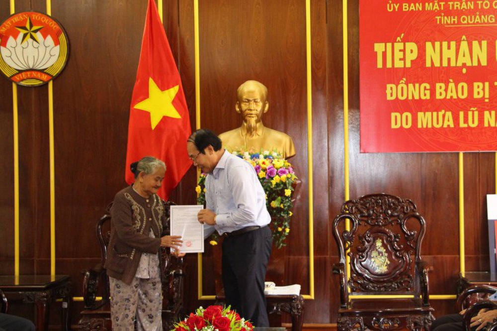 Mẹ Việt Nam Anh hùng ở Quảng Nam ủng hộ 10 triệu đồng cho bà con vùng lũ - Ảnh 1.